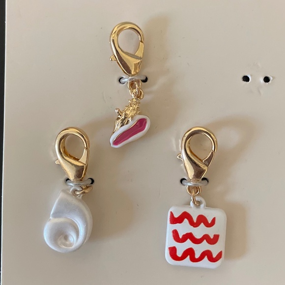 5 for $20: Target gold charm set - Picture 2 of 4